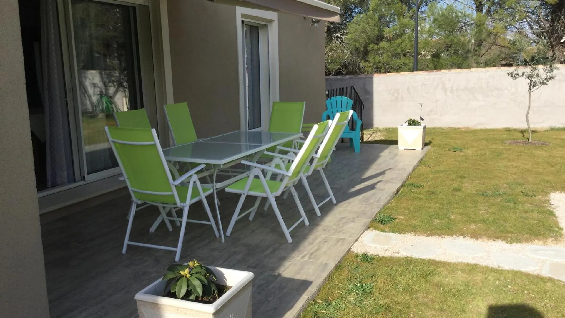 Jolie maison familiale climatisée avec piscine chauffée, vue sur le Luberon, située aux Taillades, 6 personnes LS2-317 BUREU Les Taillades Francia
