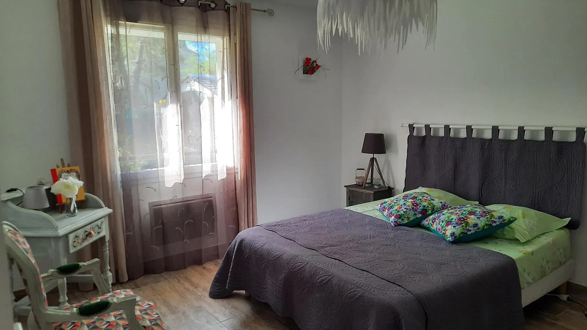 A Pretty Family House Located In A Tranquil Area With A Pretty View Of The Luberon Range. Villa Les Taillades 0*,